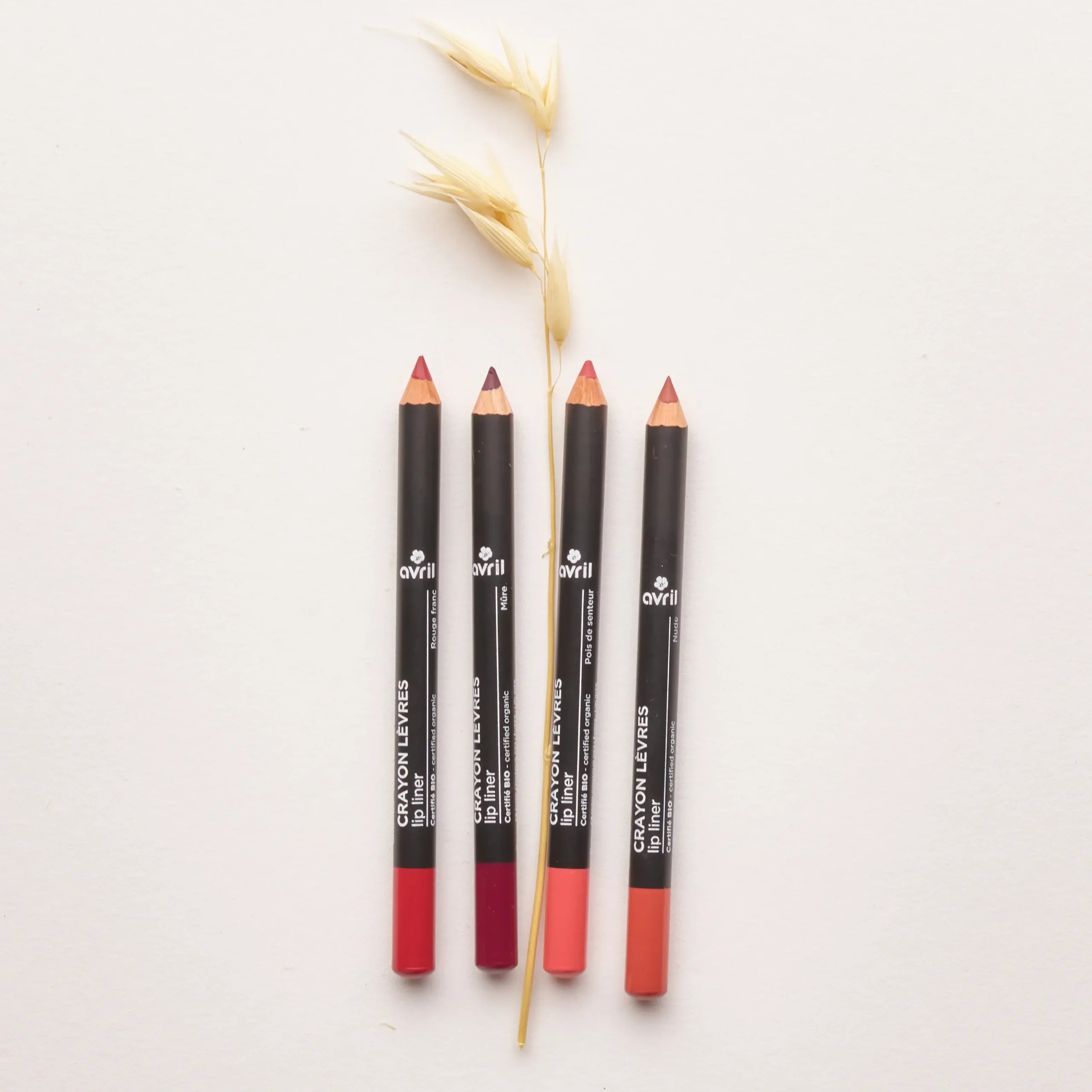 Eyeliner Stift Vert Camouflage – Tarn-Grün – Feine, präzise Spitze | Avril